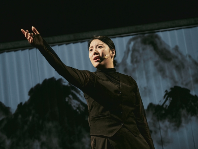 자네는 왜 그리 굉장히 기다란 담뱃대로 담배를 피이나 7번 갤러리 