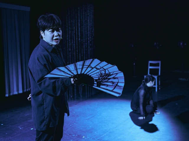 자네는 왜 그리 굉장히 기다란 담뱃대로 담배를 피이나 9번 갤러리 